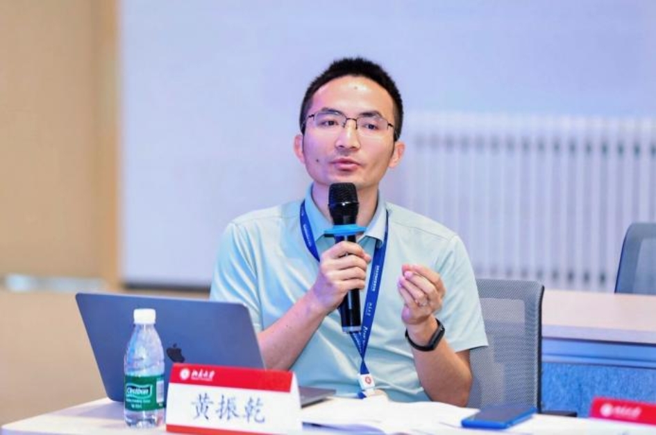 研2A 黄振乾评议